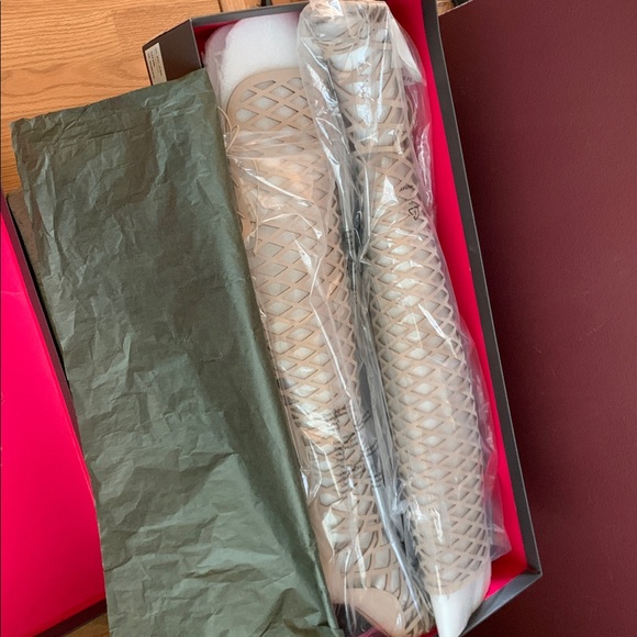 Elegant Vince Camuto Leather Beige Lace-Up Thigh-High Heels With Zipper. N.I.B - Picture 15 of 15